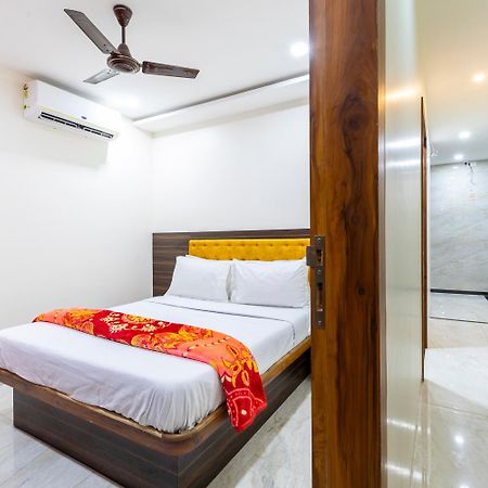 Hotel Samrat Palace Мумбай Екстериор снимка
