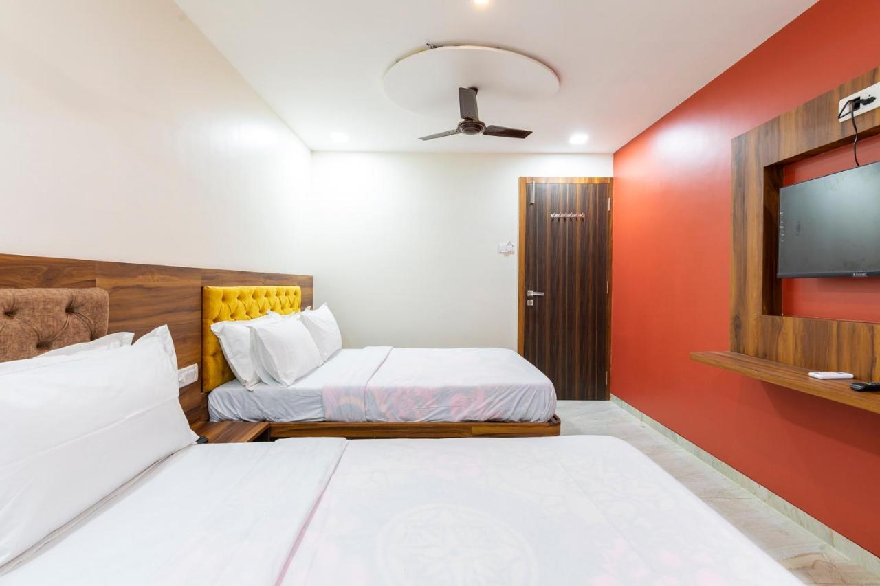Hotel Samrat Palace Мумбай Екстериор снимка
