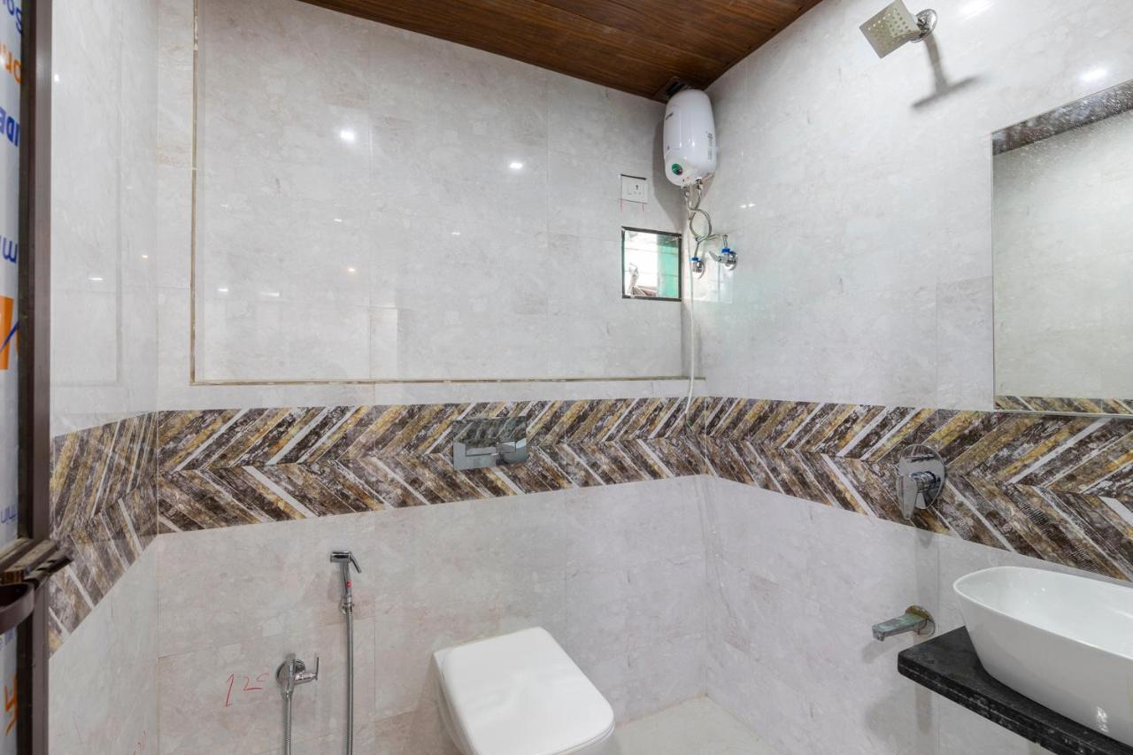 Hotel Samrat Palace Мумбай Екстериор снимка