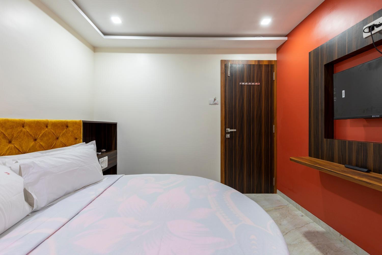 Hotel Samrat Palace Мумбай Екстериор снимка